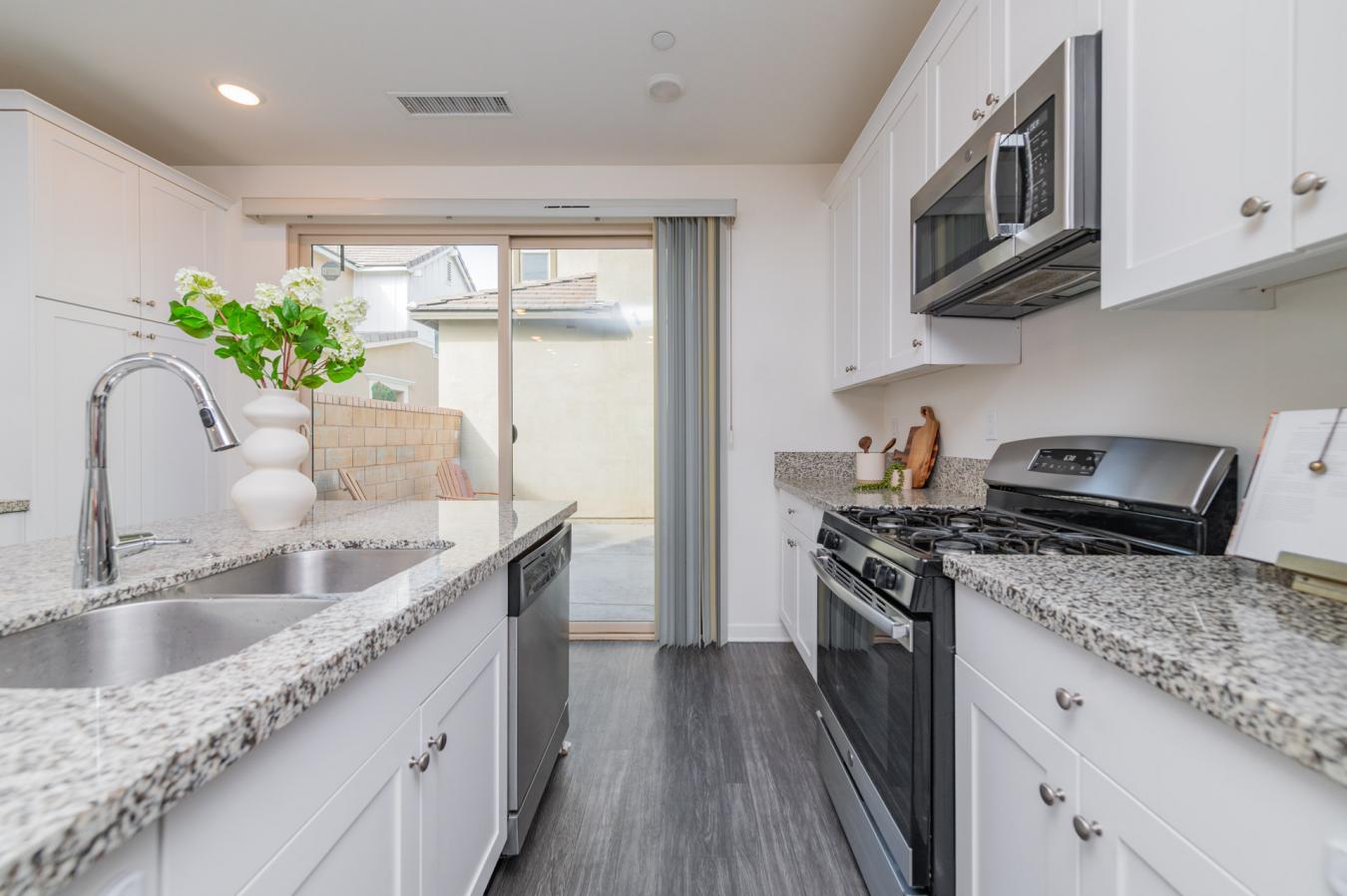 Ontario, San Bernardino, 91762, United States, 3 Bedrooms Bedrooms, ,3 BathroomsBathrooms,Residential,For Sale,1985806