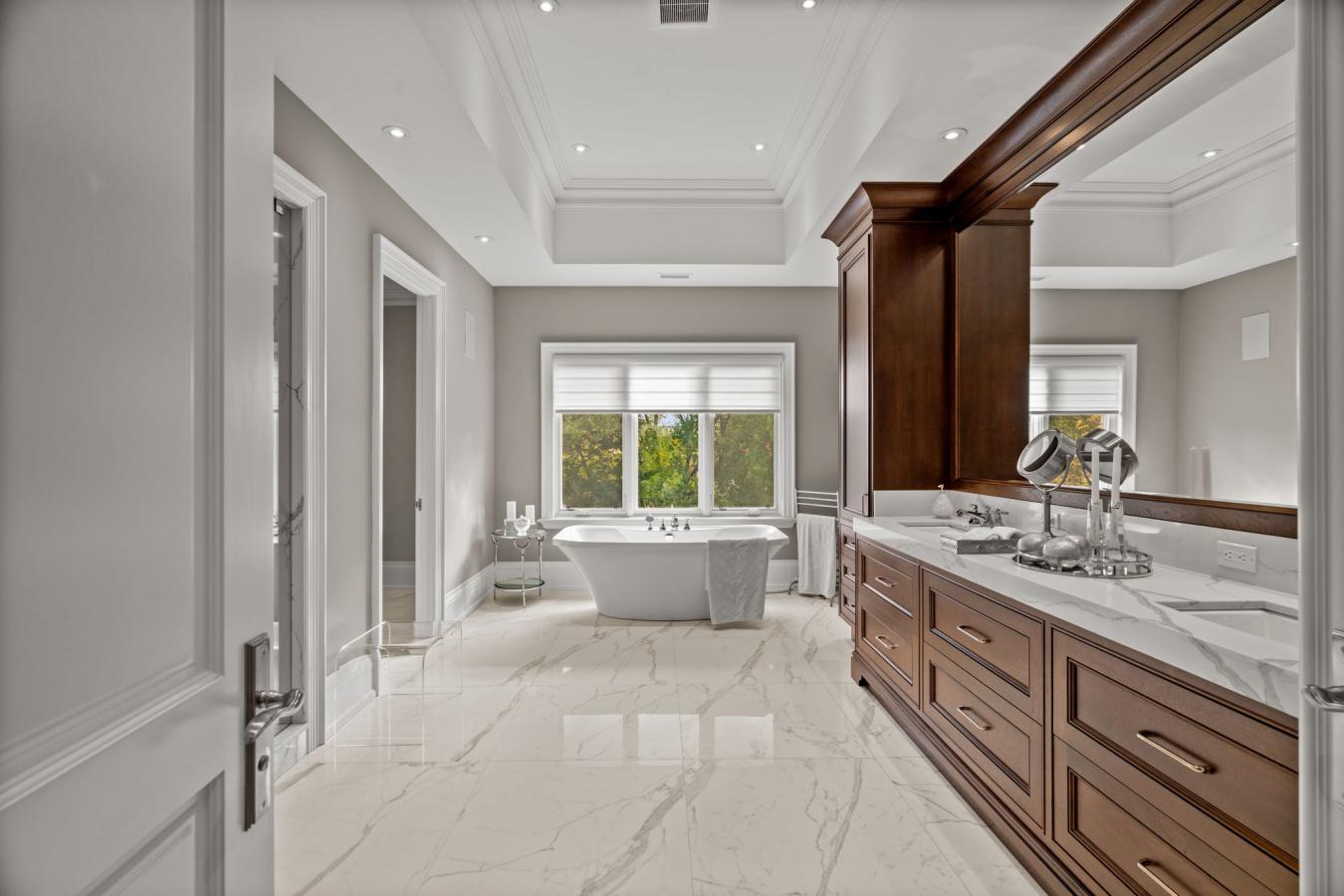 Toronto, ON, M2P 1E2, Canada, 5 Bedrooms Bedrooms, ,8 BathroomsBathrooms,Residential,For Sale,1984632