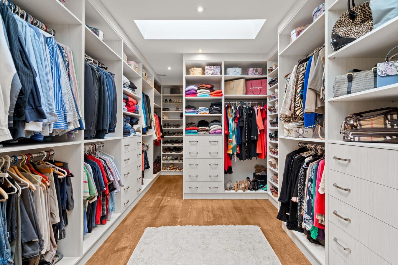 Toronto, ON, M2P 1E2, Canada, 5 Bedrooms Bedrooms, ,8 BathroomsBathrooms,Residential,For Sale,1984632