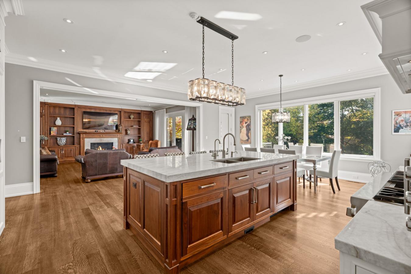 Toronto, ON, M2P 1E2, Canada, 5 Bedrooms Bedrooms, ,8 BathroomsBathrooms,Residential,For Sale,1984632