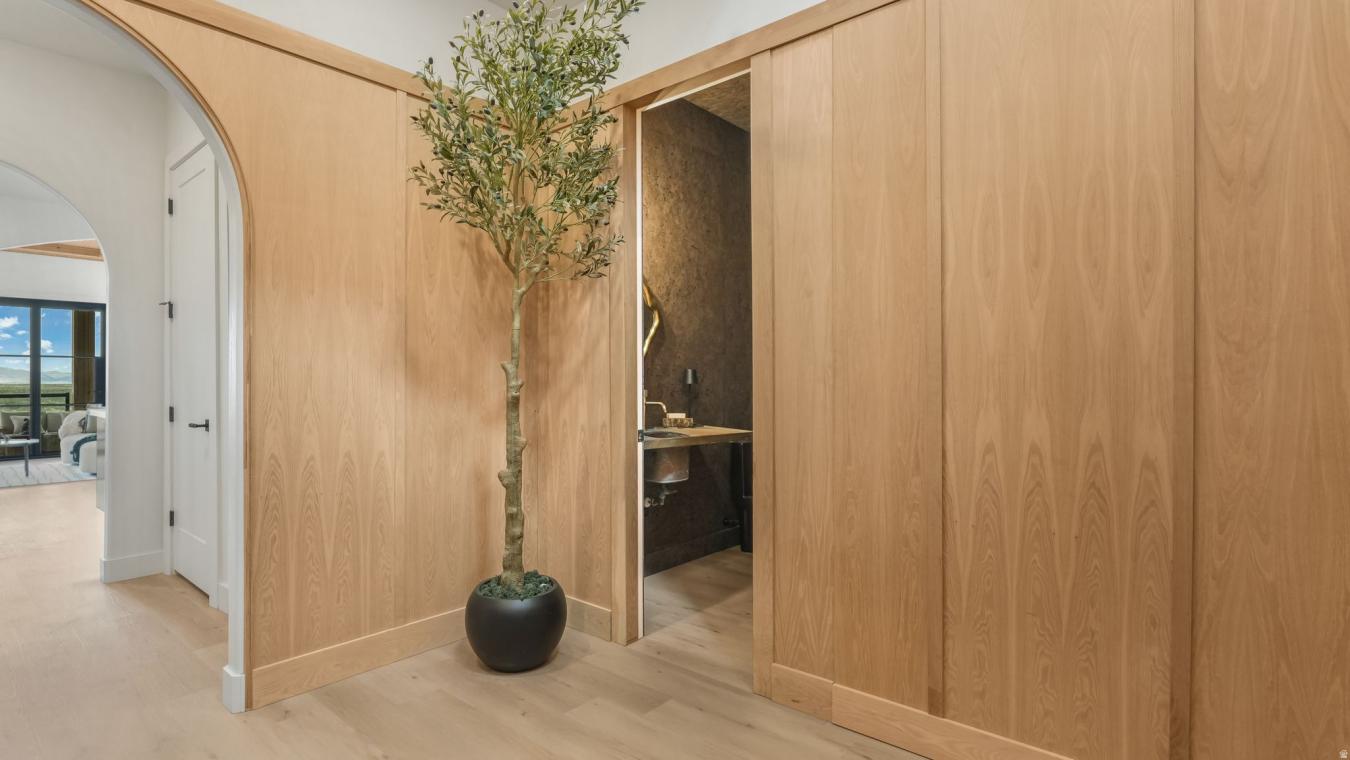 Grantsville, Utah, 84029, United States, 6 Bedrooms Bedrooms, ,5 BathroomsBathrooms,Residential,For Sale,1984630