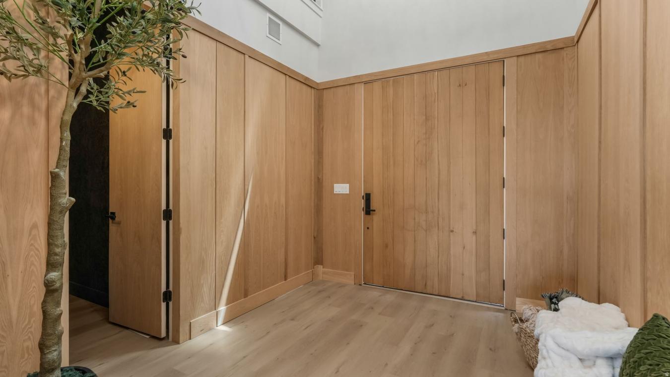 Grantsville, Utah, 84029, United States, 6 Bedrooms Bedrooms, ,5 BathroomsBathrooms,Residential,For Sale,1984630