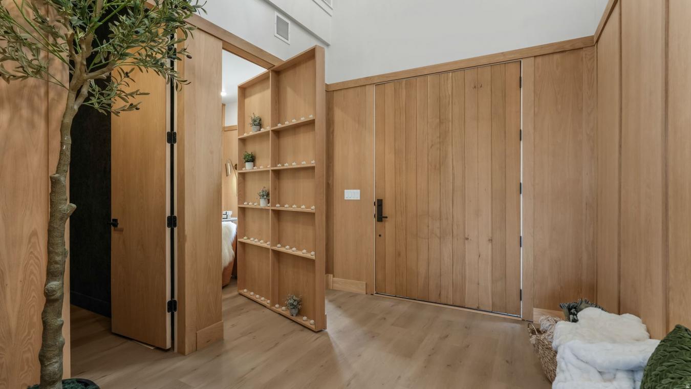 Grantsville, Utah, 84029, United States, 6 Bedrooms Bedrooms, ,5 BathroomsBathrooms,Residential,For Sale,1984630