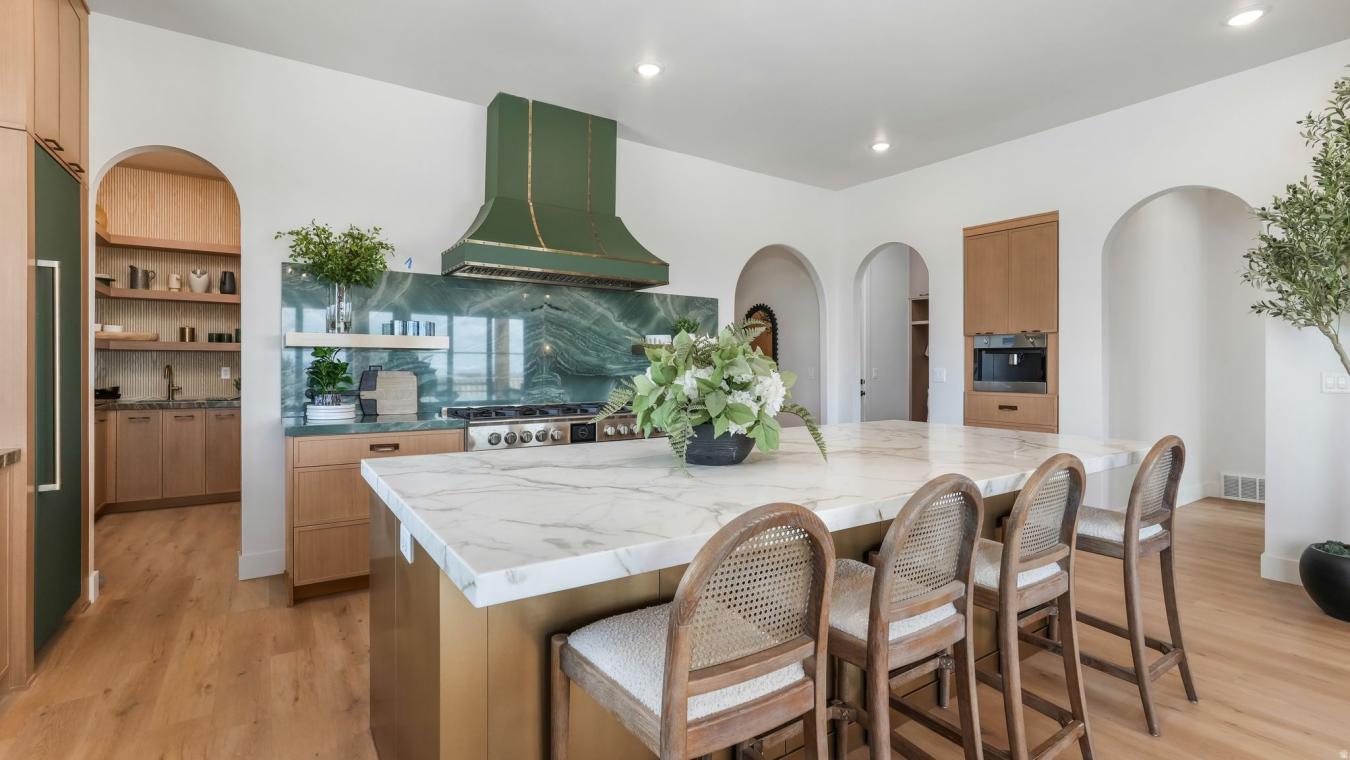 Grantsville, Utah, 84029, United States, 6 Bedrooms Bedrooms, ,5 BathroomsBathrooms,Residential,For Sale,1984630