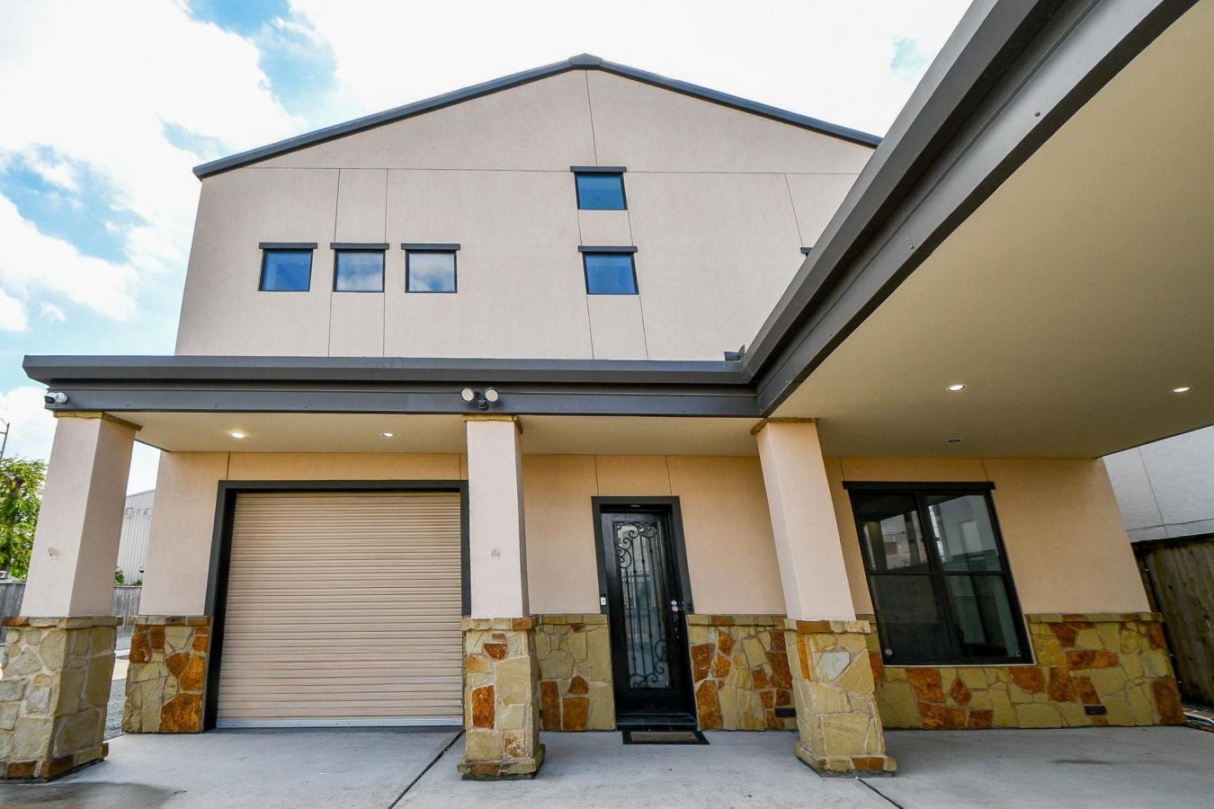 Houston, Harris, 77007, United States, 3 Bedrooms Bedrooms, ,4 BathroomsBathrooms,Residential,For Sale,1985803