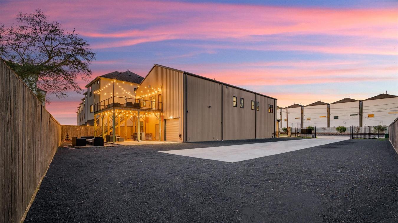 Houston, Harris, 77007, United States, 3 Bedrooms Bedrooms, ,4 BathroomsBathrooms,Residential,For Sale,1985803