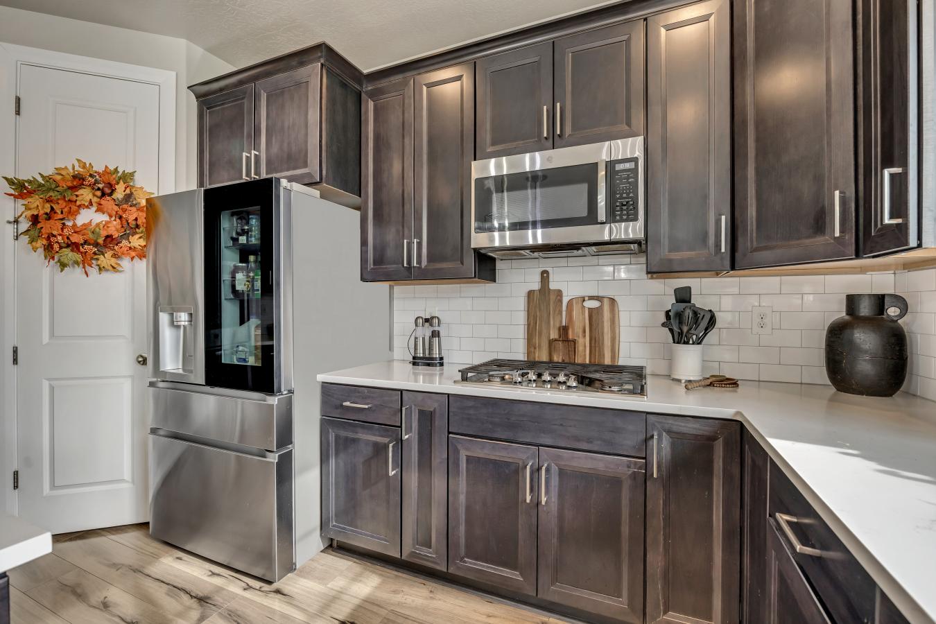 Eagle Mountain, Utah, 84005, United States, 6 Bedrooms Bedrooms, ,3 BathroomsBathrooms,Residential,For Sale,1985802