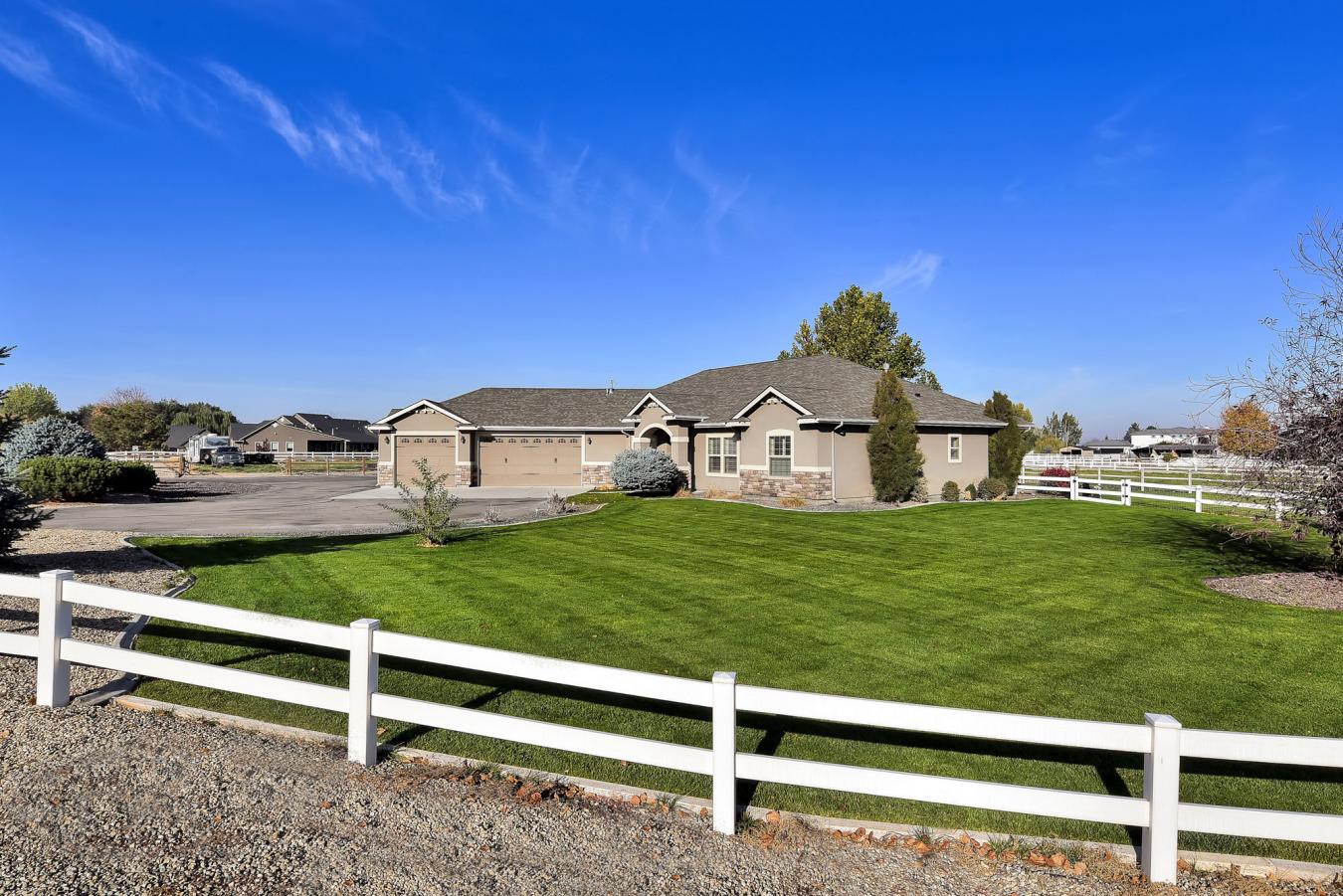 Nampa, Idaho, 83651, United States, 3 Bedrooms Bedrooms, ,2 BathroomsBathrooms,Residential,For Sale,1984629