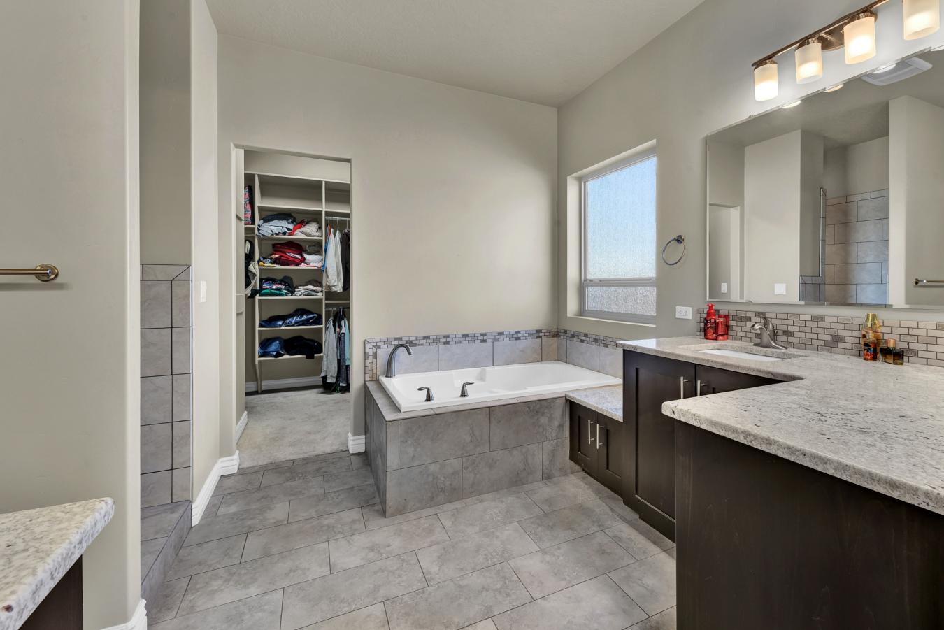 Nampa, Idaho, 83651, United States, 3 Bedrooms Bedrooms, ,2 BathroomsBathrooms,Residential,For Sale,1984629