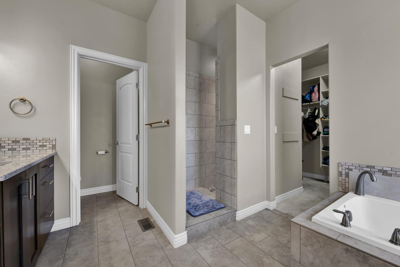 Nampa, Idaho, 83651, United States, 3 Bedrooms Bedrooms, ,2 BathroomsBathrooms,Residential,For Sale,1984629