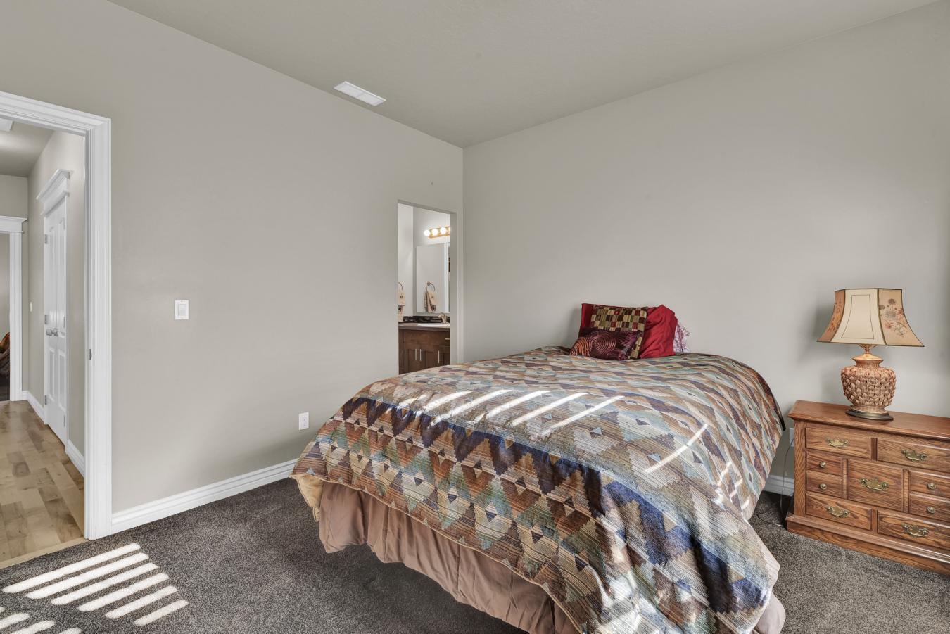 Nampa, Idaho, 83651, United States, 3 Bedrooms Bedrooms, ,2 BathroomsBathrooms,Residential,For Sale,1984629