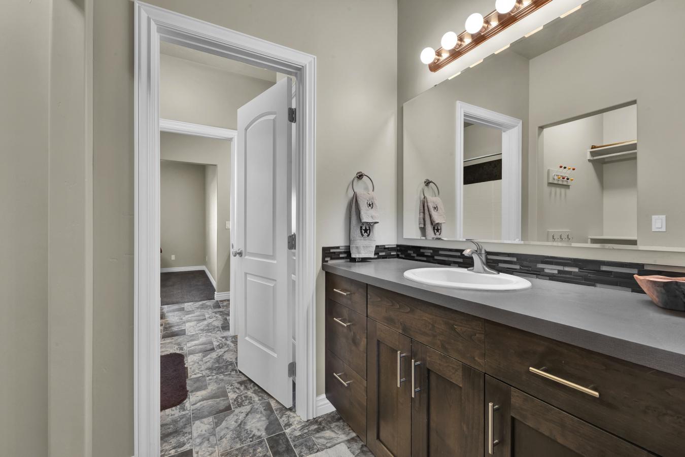 Nampa, Idaho, 83651, United States, 3 Bedrooms Bedrooms, ,2 BathroomsBathrooms,Residential,For Sale,1984629