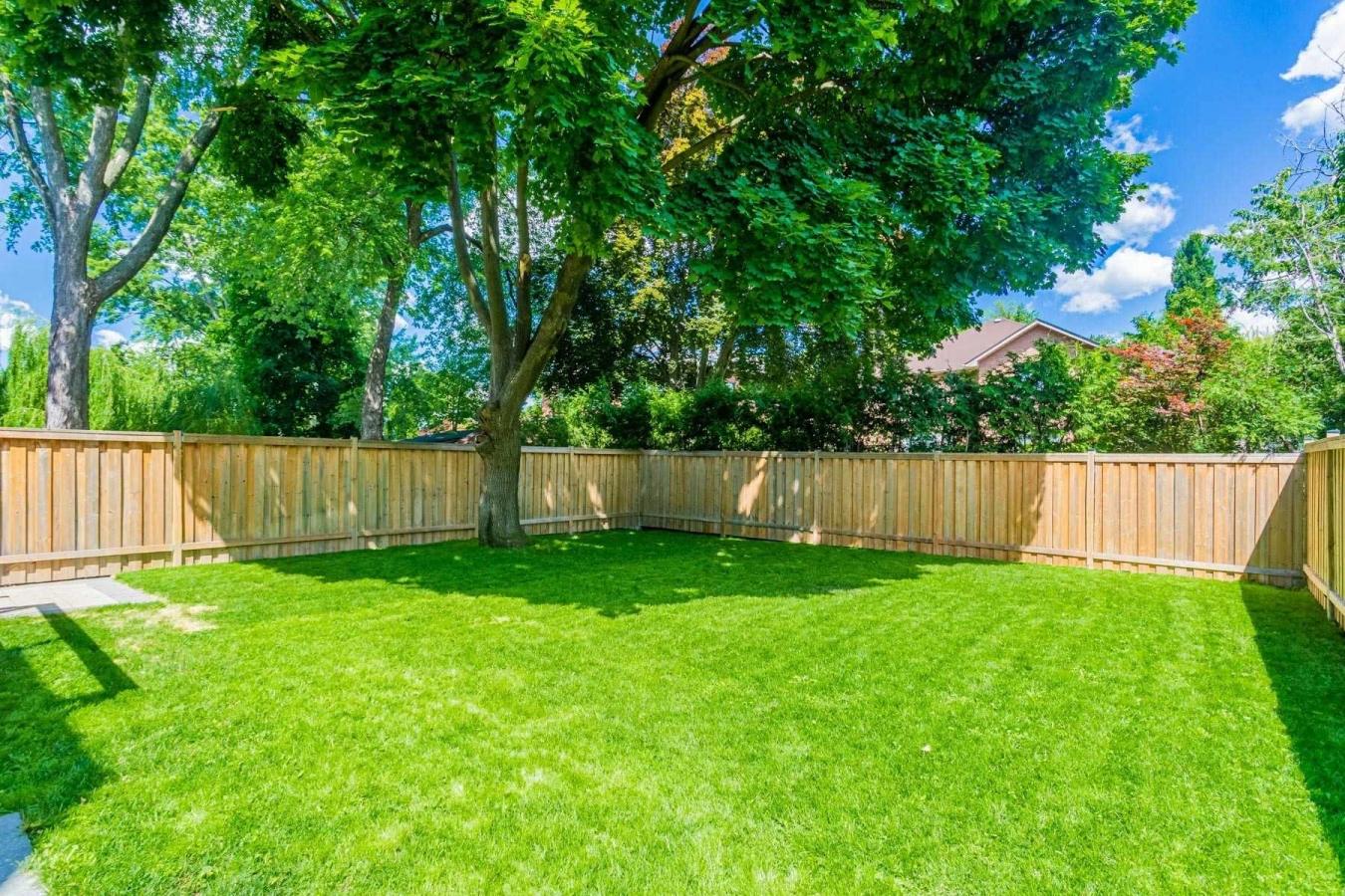 Toronto, ON, M2R 1G9, Canada, ,6 BathroomsBathrooms,Residential,For Sale,1984628