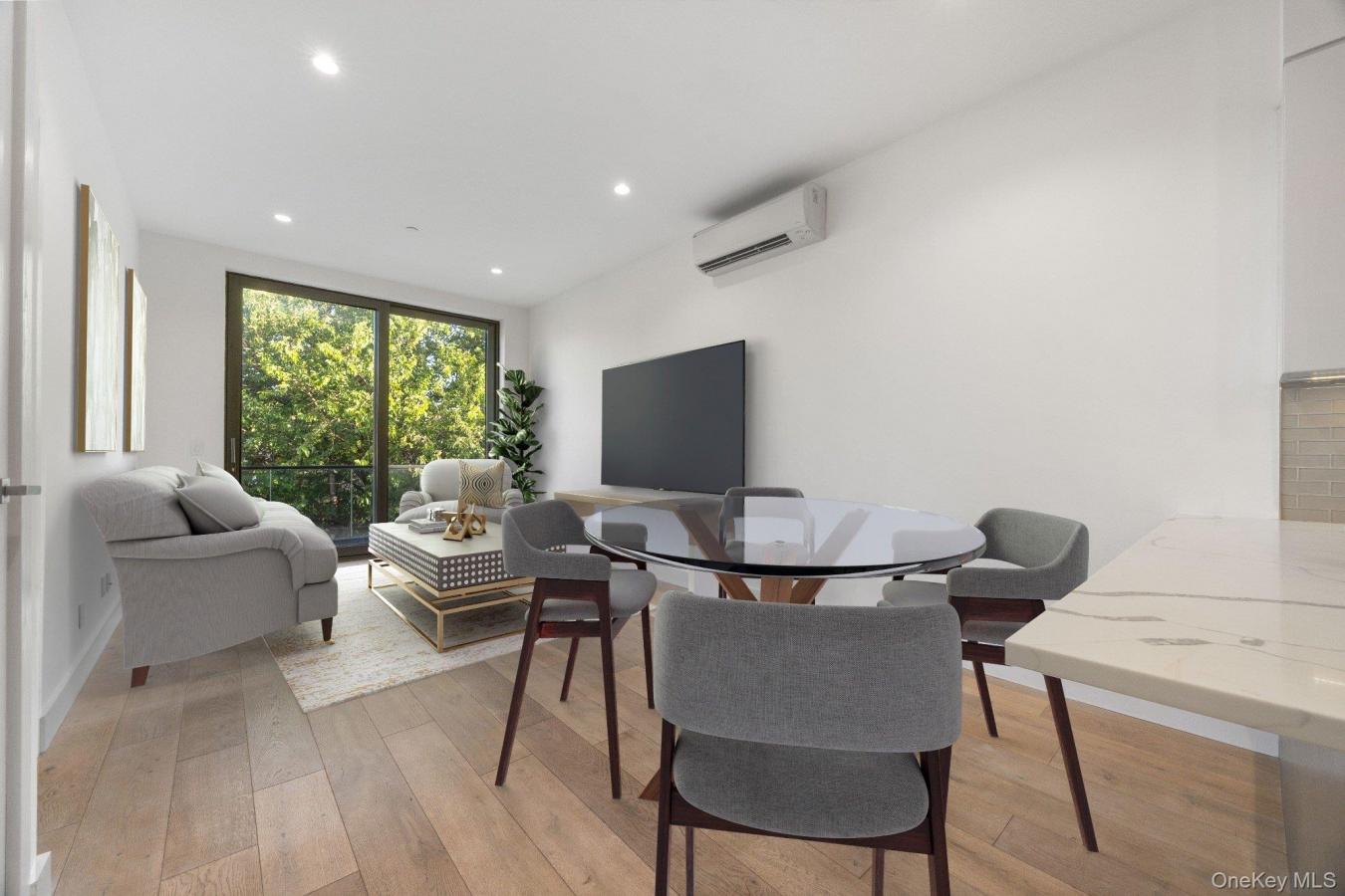 New York, Queens, 11102, United States, 1 Bedroom Bedrooms, ,47 BathroomsBathrooms,Residential,For Sale,1985795