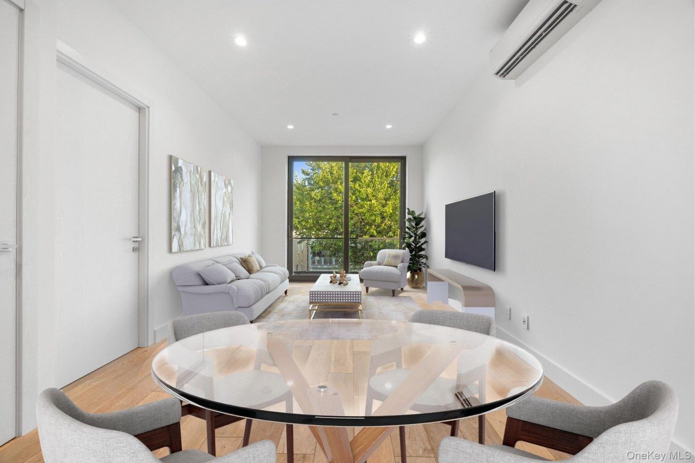 New York, Queens, 11102, United States, 1 Bedroom Bedrooms, ,47 BathroomsBathrooms,Residential,For Sale,1985795