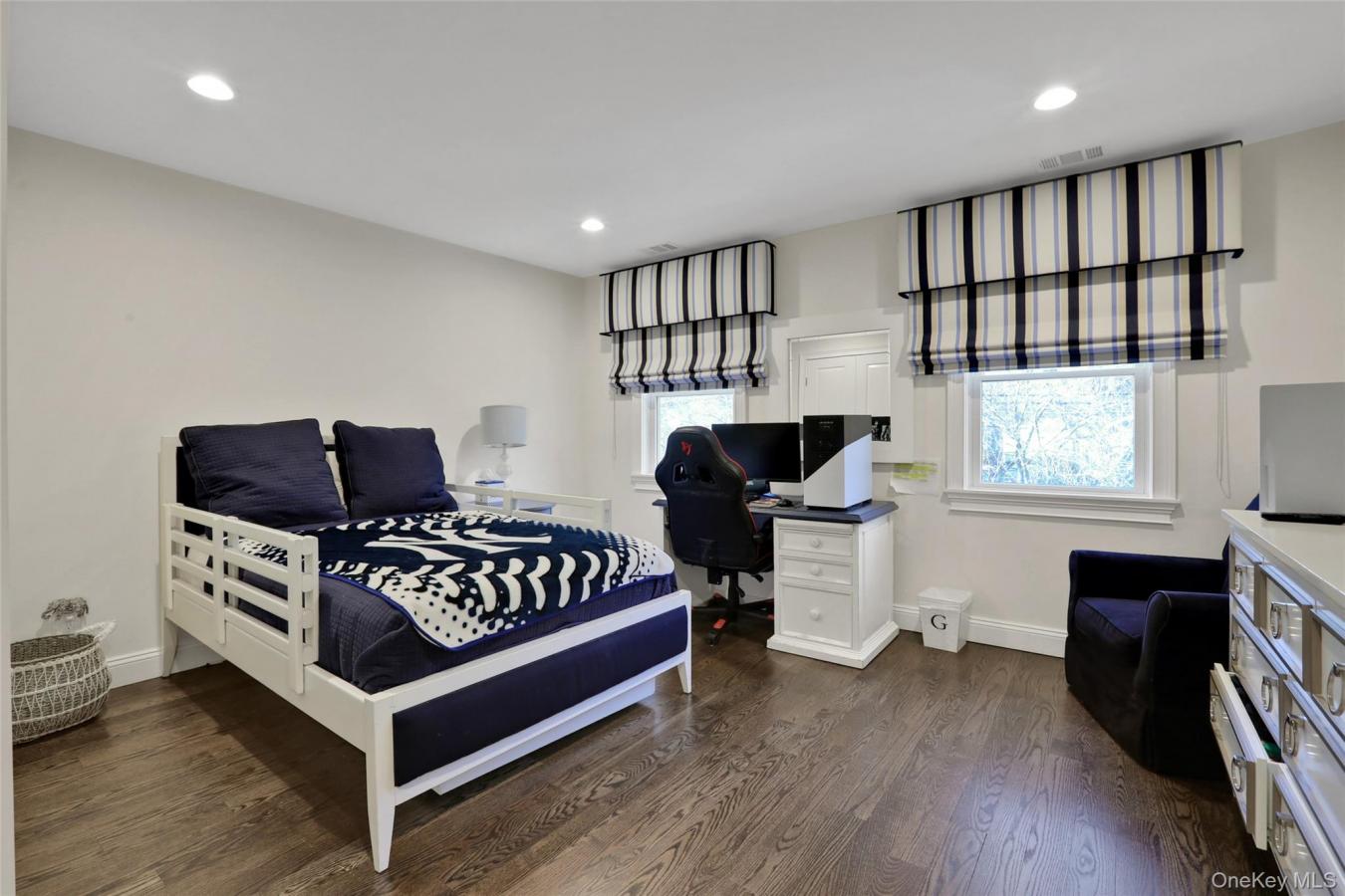 Greenburgh, Westchester County, 10533, United States, 5 Bedrooms Bedrooms, ,6 BathroomsBathrooms,Residential,For Sale,1985793