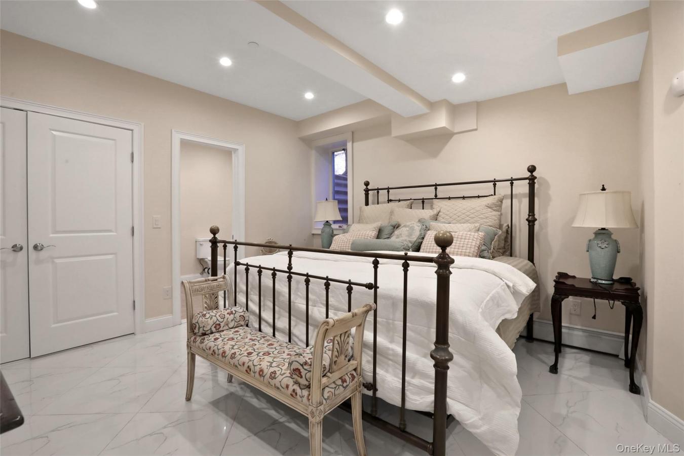 Greenburgh, Westchester County, 10533, United States, 5 Bedrooms Bedrooms, ,6 BathroomsBathrooms,Residential,For Sale,1985793