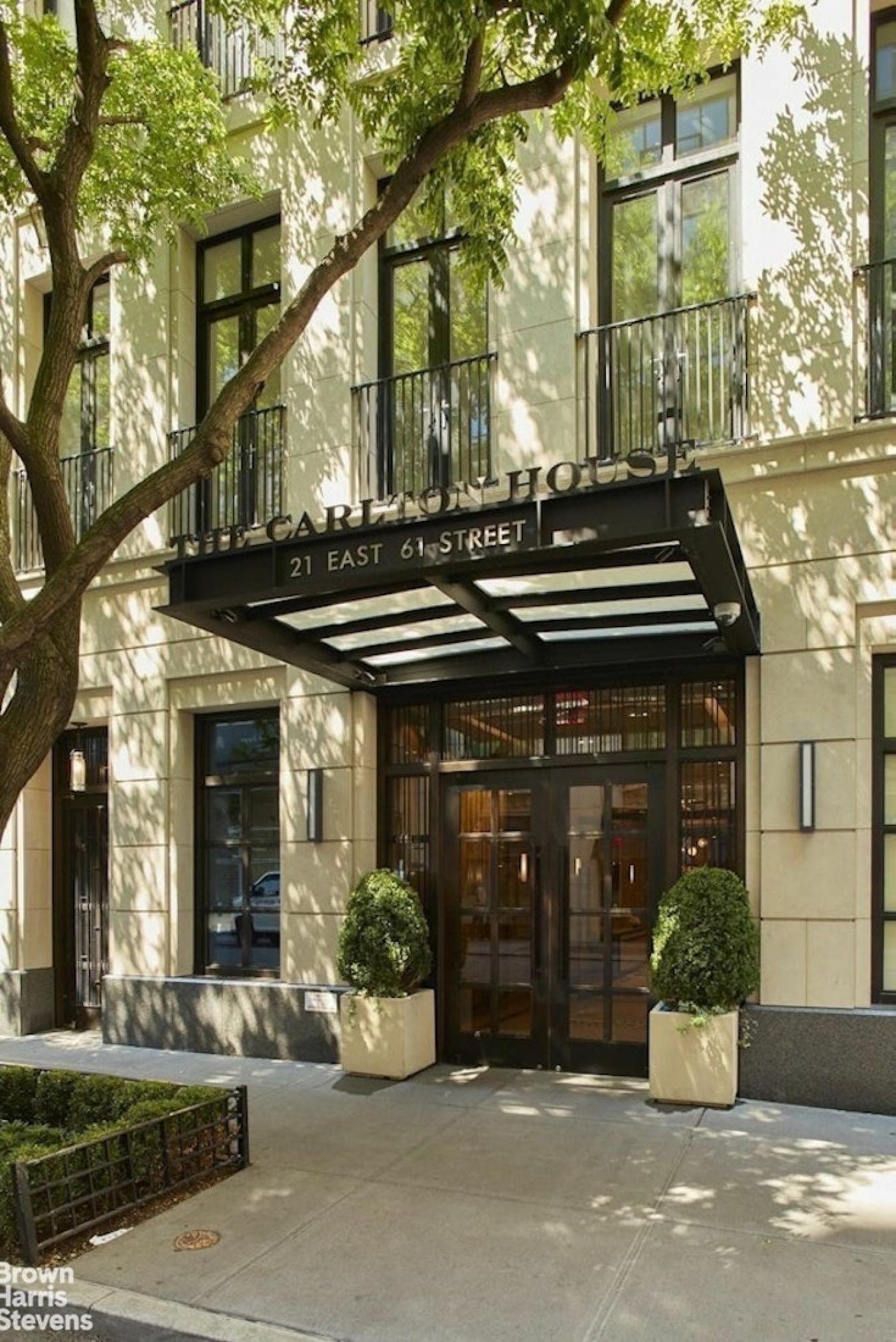 New York, New York, 10065, United States, 2 Bedrooms Bedrooms, ,2 BathroomsBathrooms,Residential,For Sale,1985794