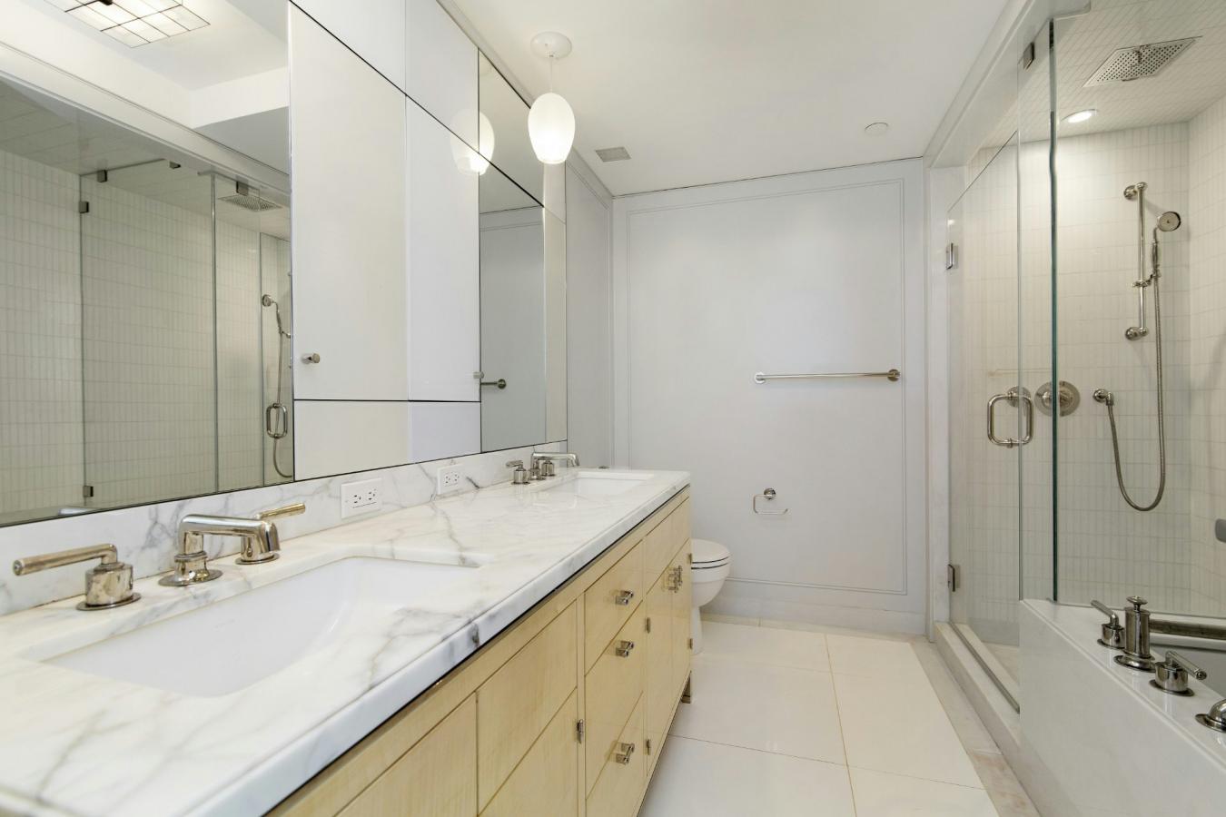 New York, New York, 10065, United States, 2 Bedrooms Bedrooms, ,2 BathroomsBathrooms,Residential,For Sale,1985794