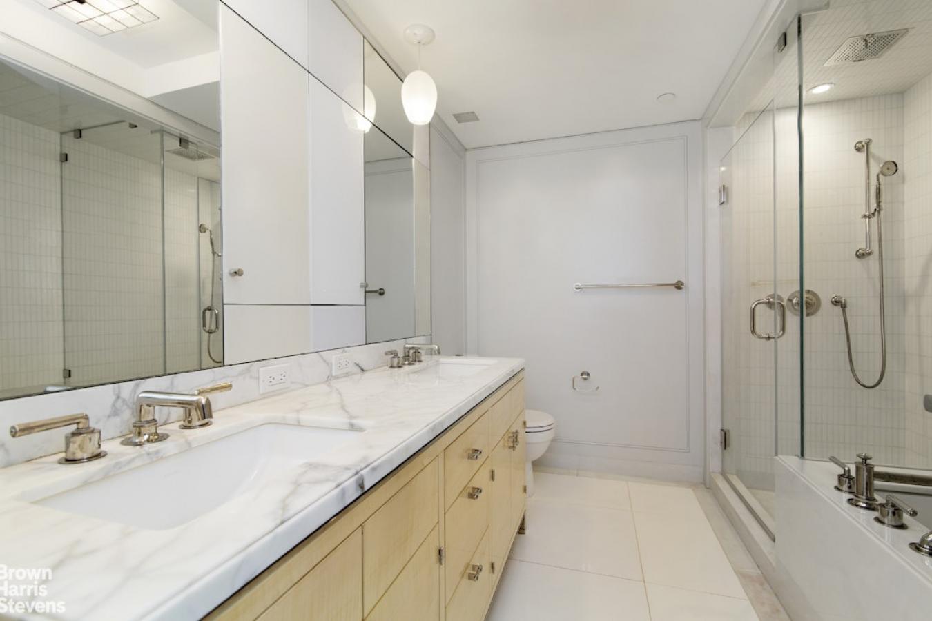 New York, New York, 10065, United States, 2 Bedrooms Bedrooms, ,2 BathroomsBathrooms,Residential,For Sale,1985794