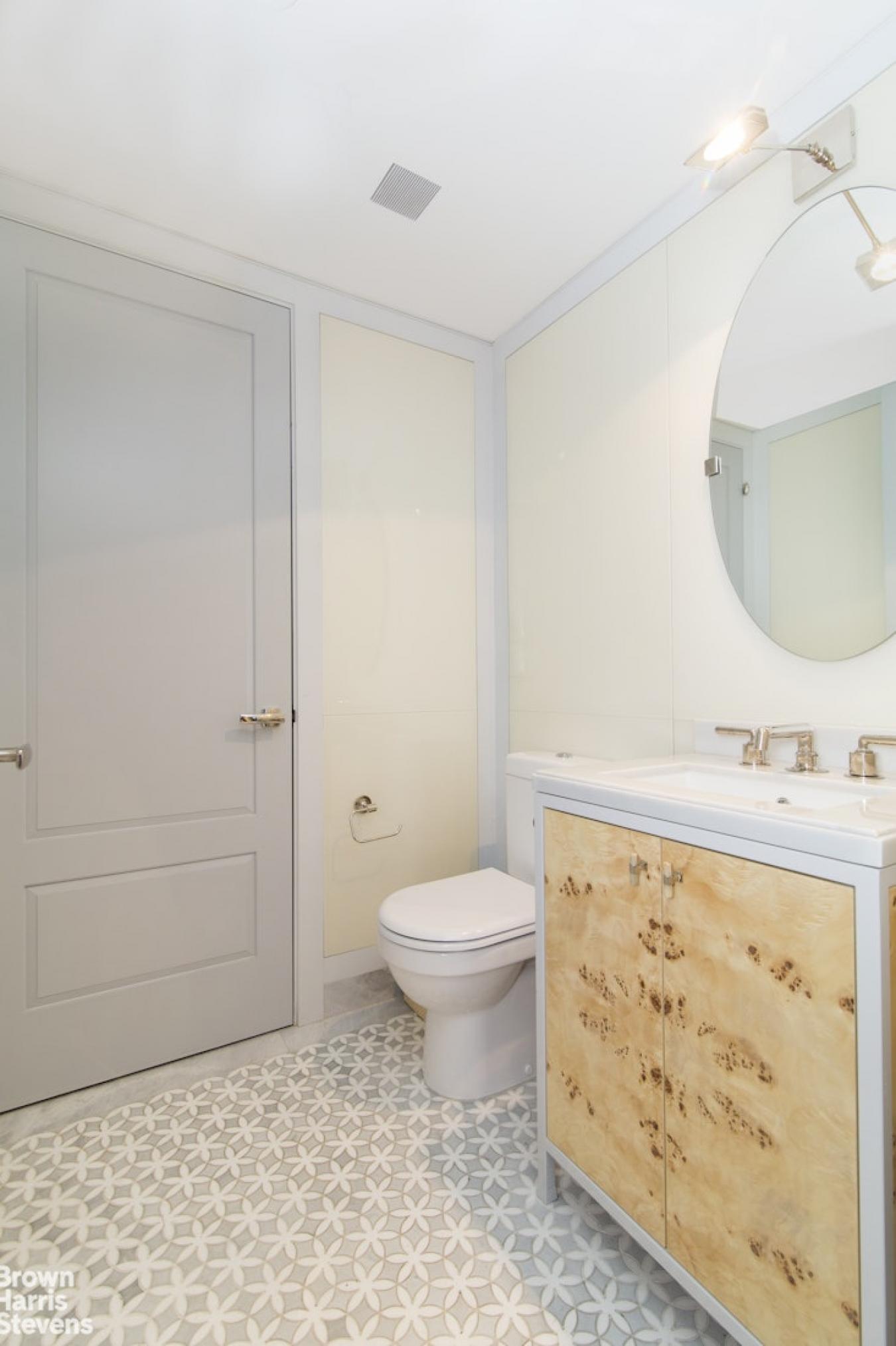 New York, New York, 10065, United States, 2 Bedrooms Bedrooms, ,2 BathroomsBathrooms,Residential,For Sale,1985794