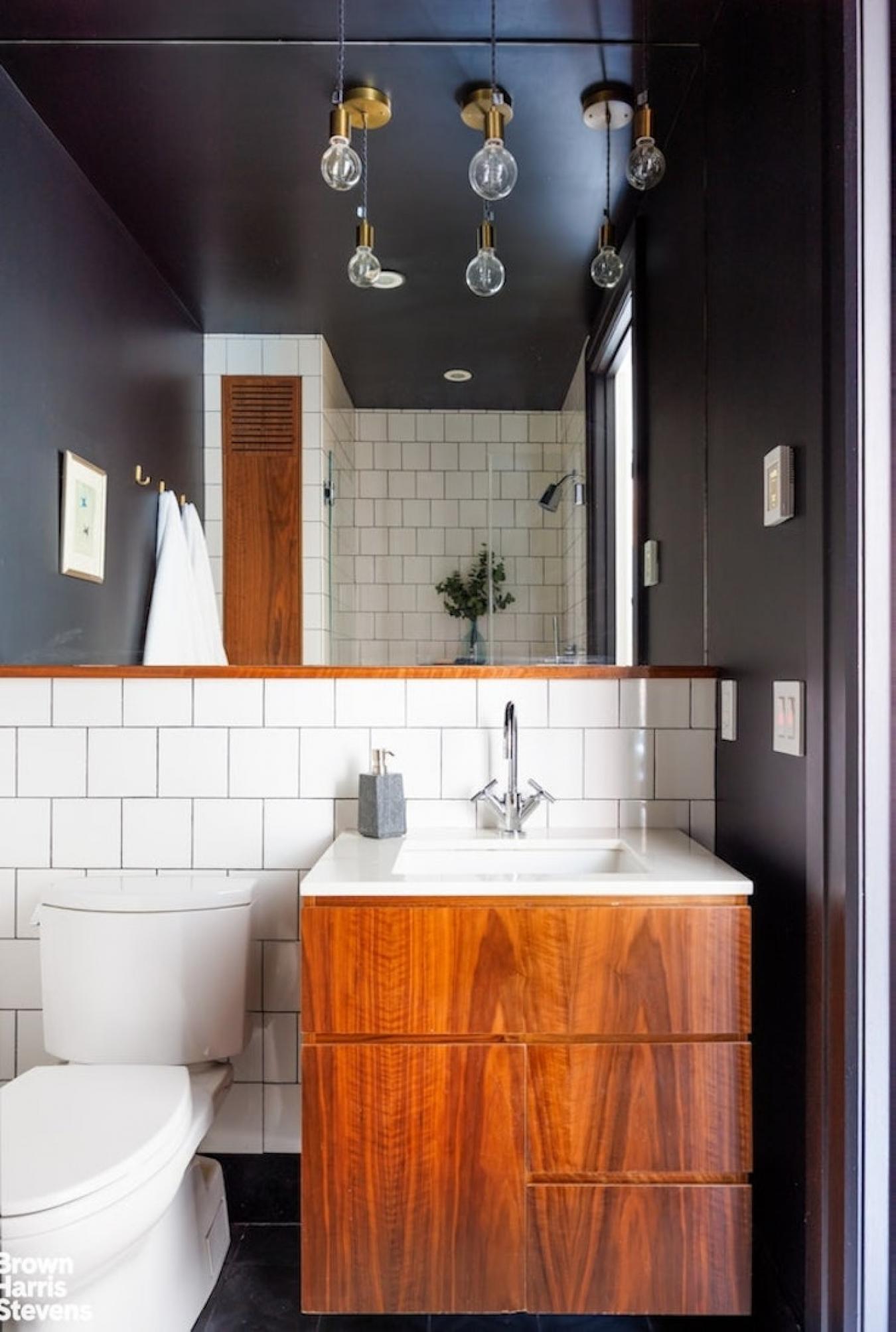 Dumbo, New York, 11201, United States, 2 Bedrooms Bedrooms, ,2 BathroomsBathrooms,Residential,For Sale,1985792