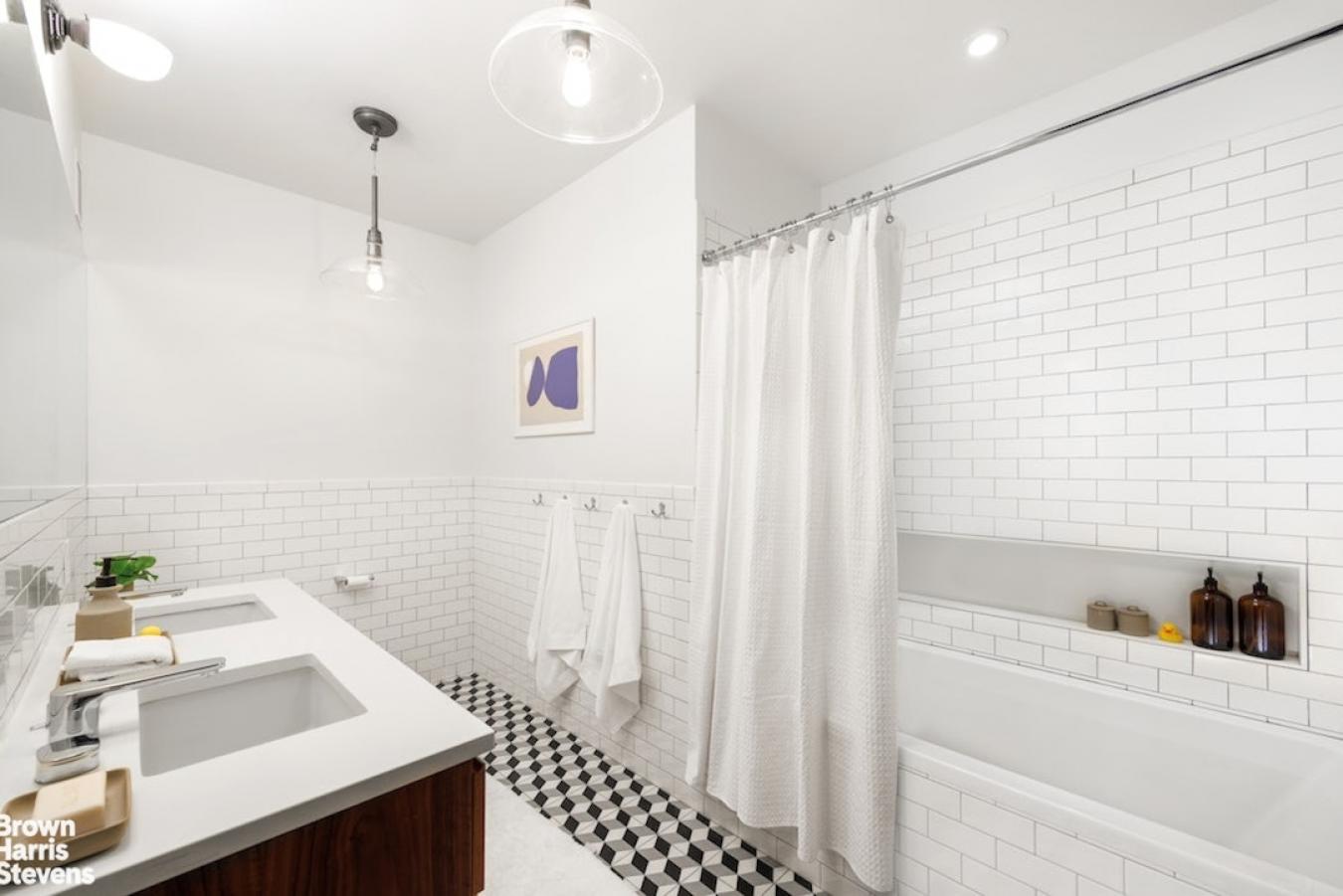 Dumbo, New York, 11201, United States, 2 Bedrooms Bedrooms, ,2 BathroomsBathrooms,Residential,For Sale,1985792