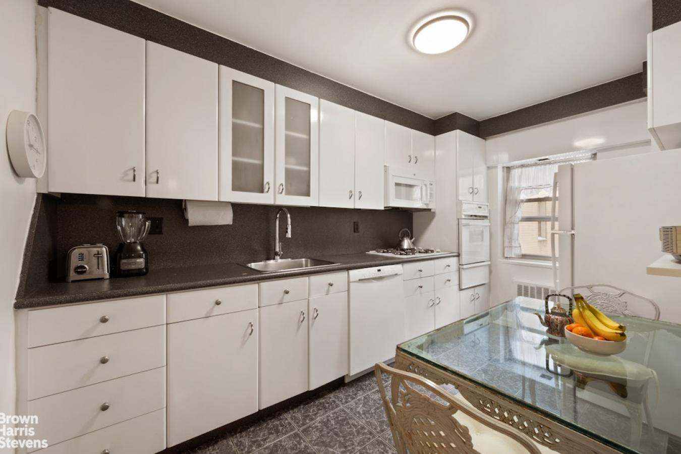 New York, New York, 10028, United States, 3 Bedrooms Bedrooms, ,3 BathroomsBathrooms,Residential,For Sale,1985789