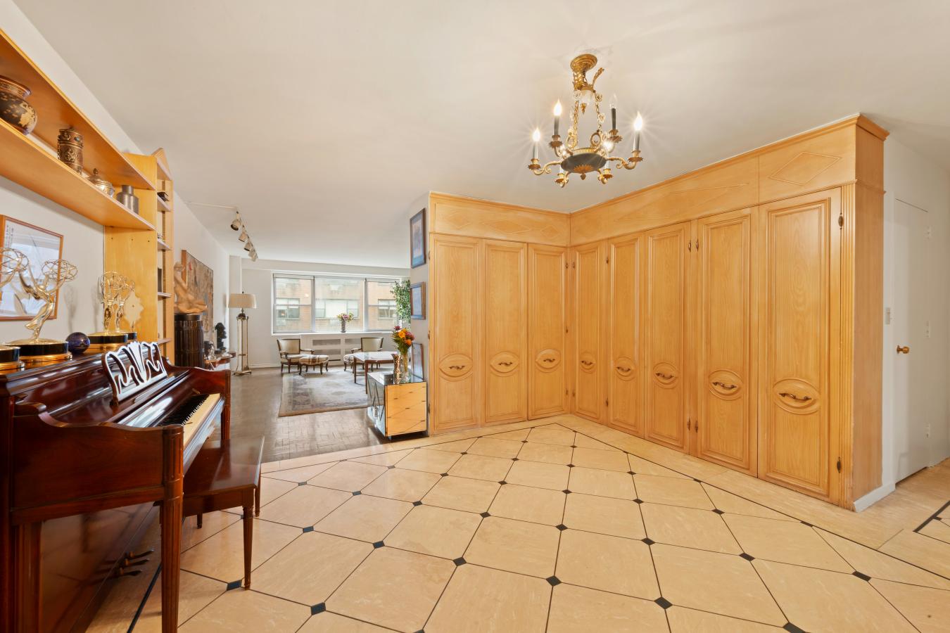 New York, New York, 10028, United States, 3 Bedrooms Bedrooms, ,3 BathroomsBathrooms,Residential,For Sale,1985789