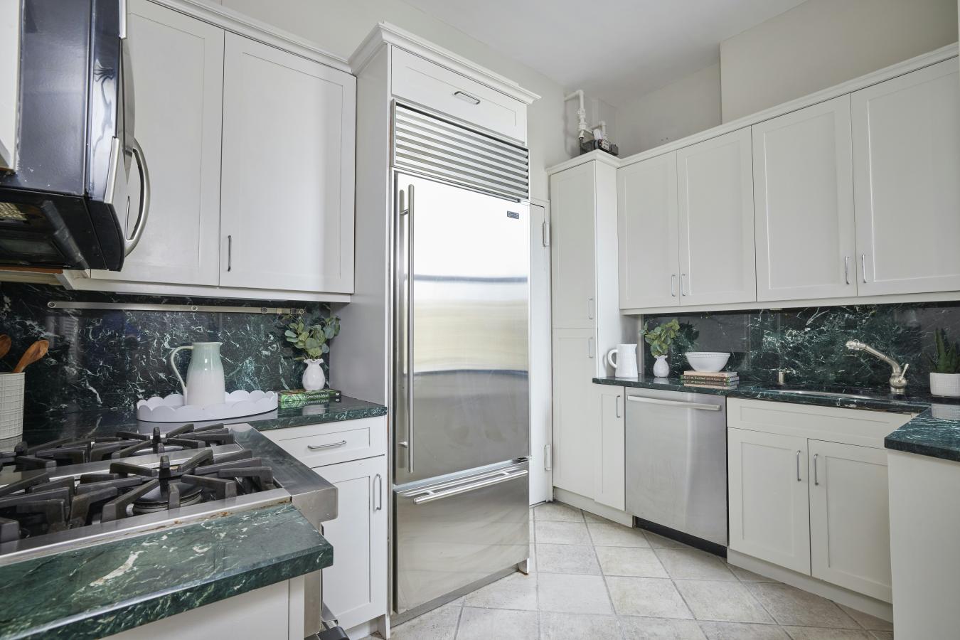 New York, New York, 10028, United States, 2 Bedrooms Bedrooms, ,2 BathroomsBathrooms,Residential,For Sale,1985791