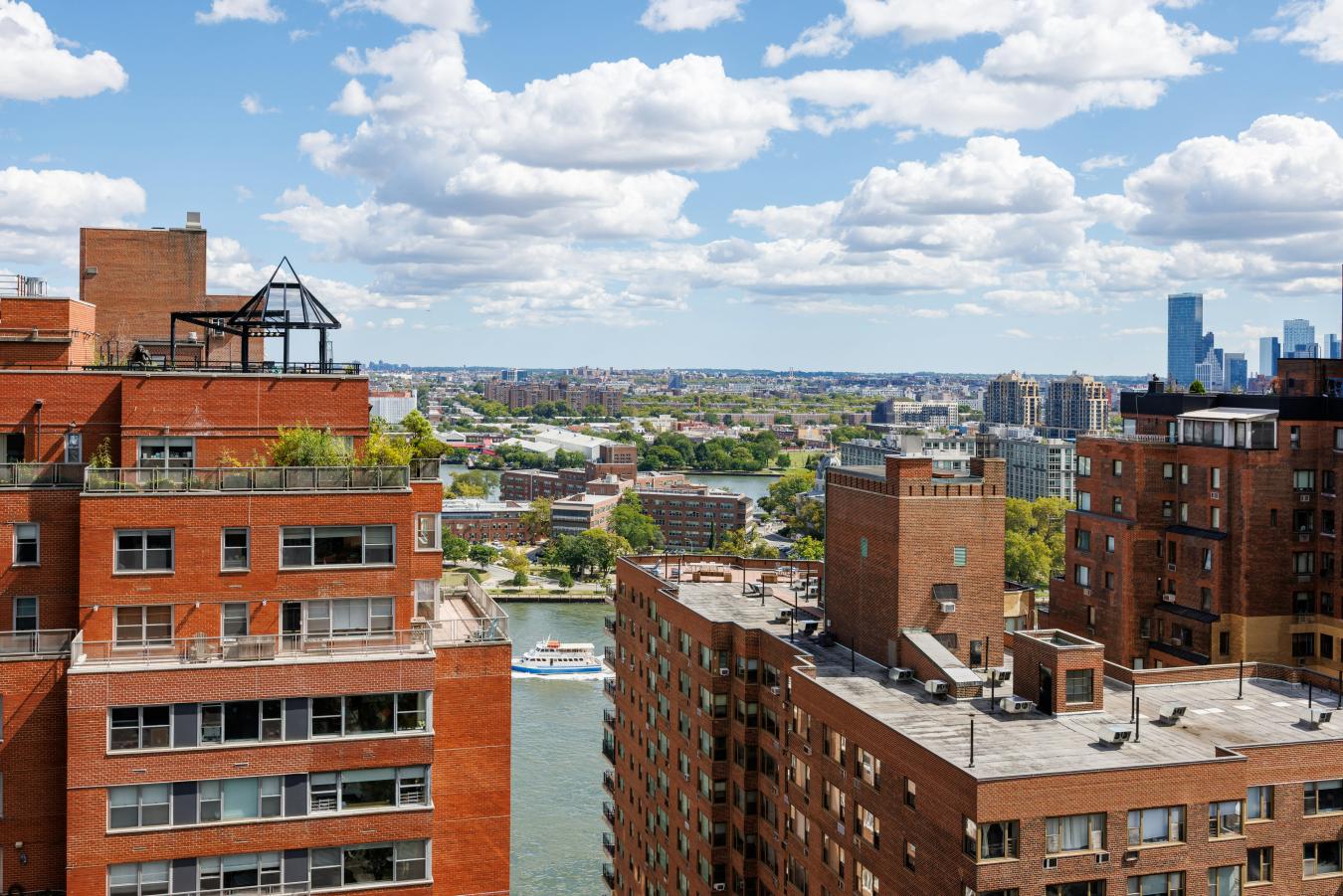 New York, New York, 10028, United States, 2 Bedrooms Bedrooms, ,2 BathroomsBathrooms,Residential,For Sale,1985786