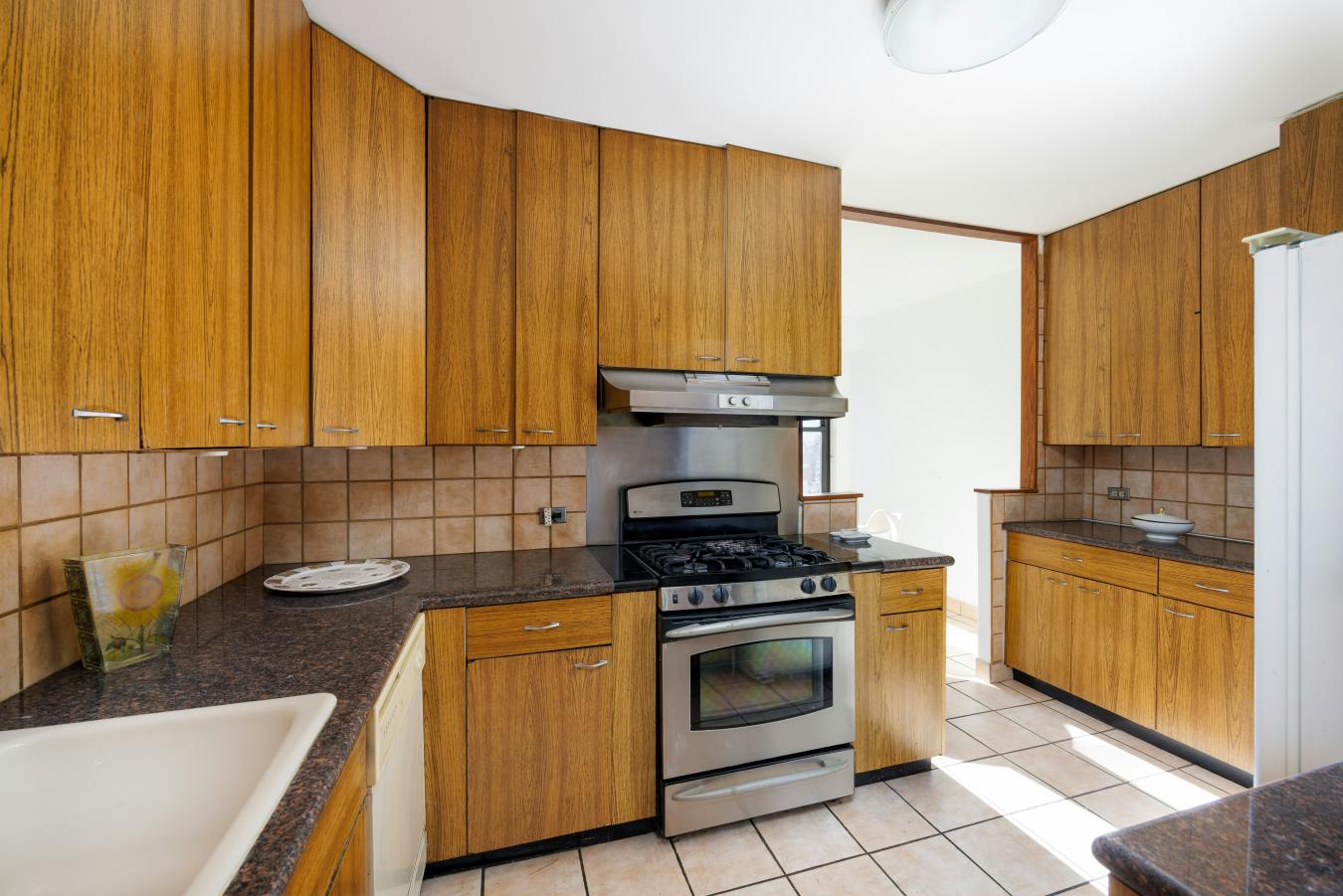 New York, New York, 10028, United States, 2 Bedrooms Bedrooms, ,2 BathroomsBathrooms,Residential,For Sale,1985786