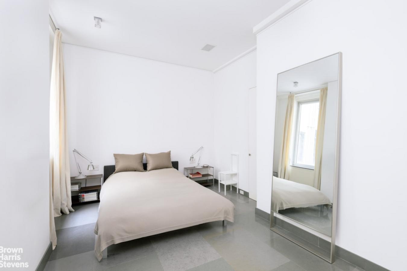 New York, New York, 10028, United States, 1 Bedroom Bedrooms, ,1 BathroomBathrooms,Residential,For Sale,1985783