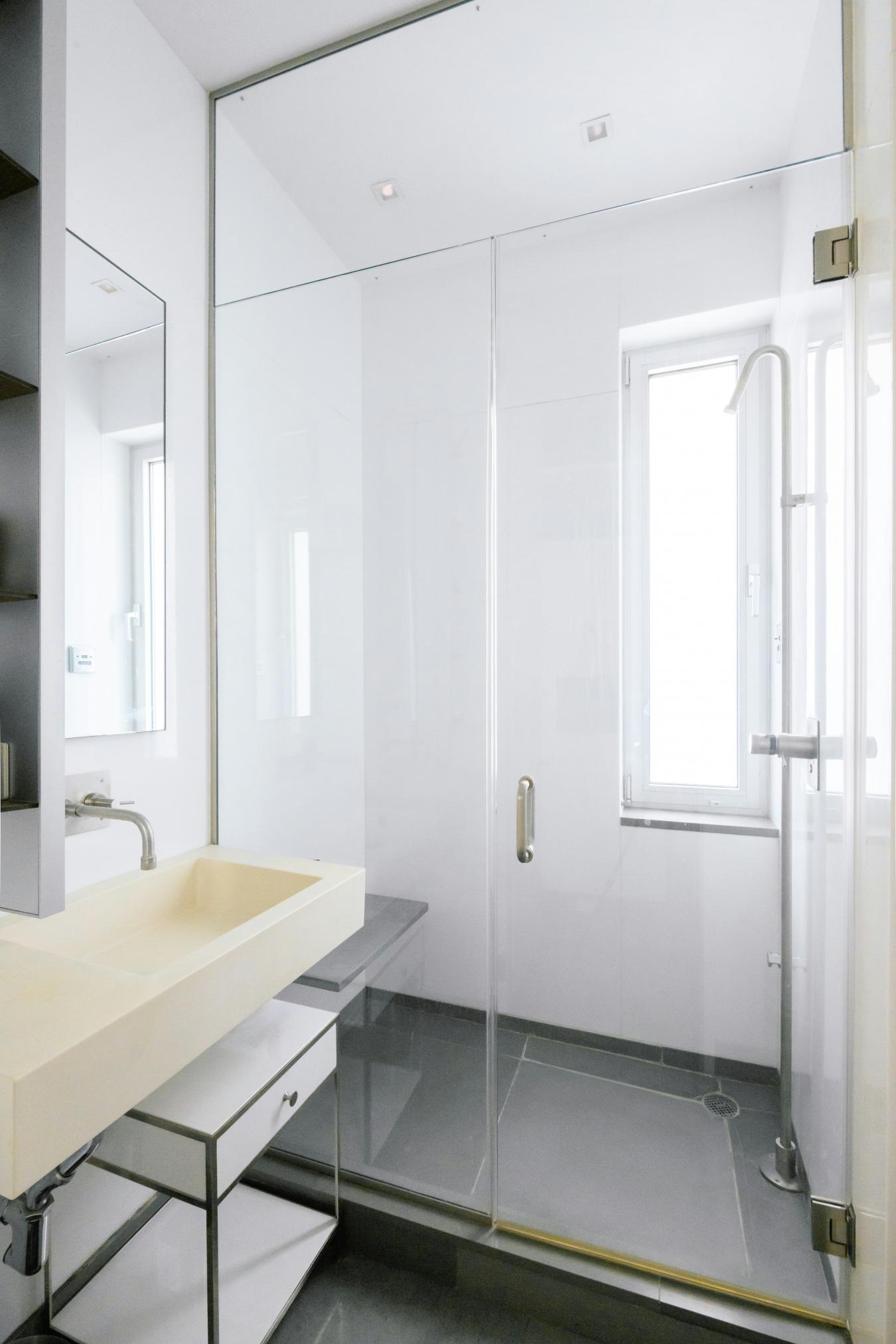 New York, New York, 10028, United States, 1 Bedroom Bedrooms, ,1 BathroomBathrooms,Residential,For Sale,1985783