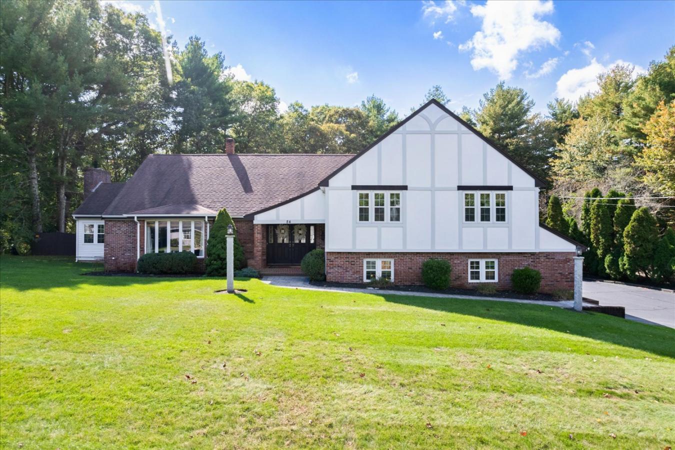 Raynham, Bristol, 02767, United States, 3 Bedrooms Bedrooms, ,2 BathroomsBathrooms,Residential,For Sale,1985781