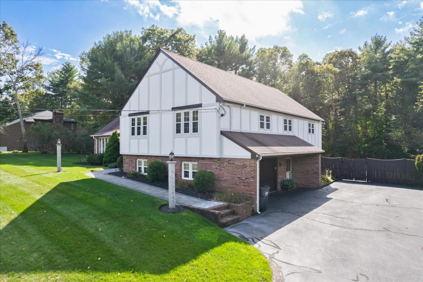 Raynham, Bristol, 02767, United States, 3 Bedrooms Bedrooms, ,2 BathroomsBathrooms,Residential,For Sale,1985781