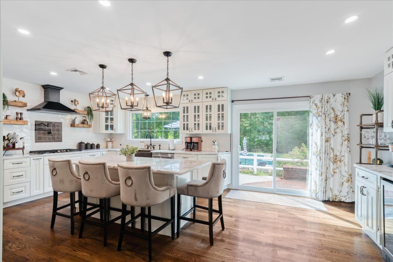 Raynham, Bristol, 02767, United States, 3 Bedrooms Bedrooms, ,2 BathroomsBathrooms,Residential,For Sale,1985781