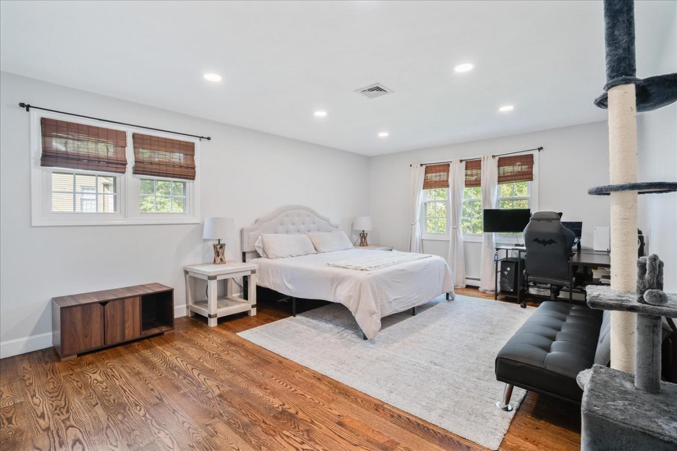 Raynham, Bristol, 02767, United States, 3 Bedrooms Bedrooms, ,2 BathroomsBathrooms,Residential,For Sale,1985781