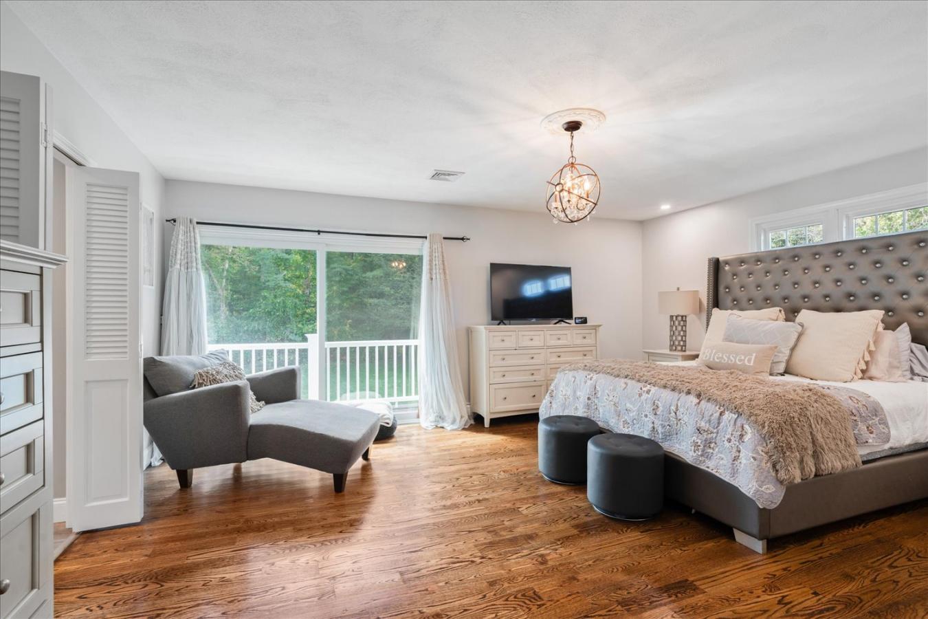 Raynham, Bristol, 02767, United States, 3 Bedrooms Bedrooms, ,2 BathroomsBathrooms,Residential,For Sale,1985781