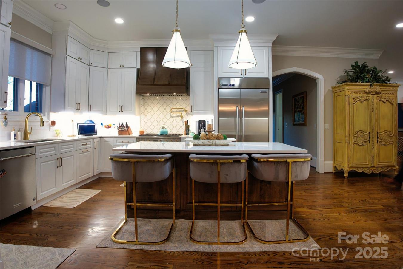 Charlotte, Mecklenburg, 28226, United States, 5 Bedrooms Bedrooms, ,4 BathroomsBathrooms,Residential,For Sale,1987174