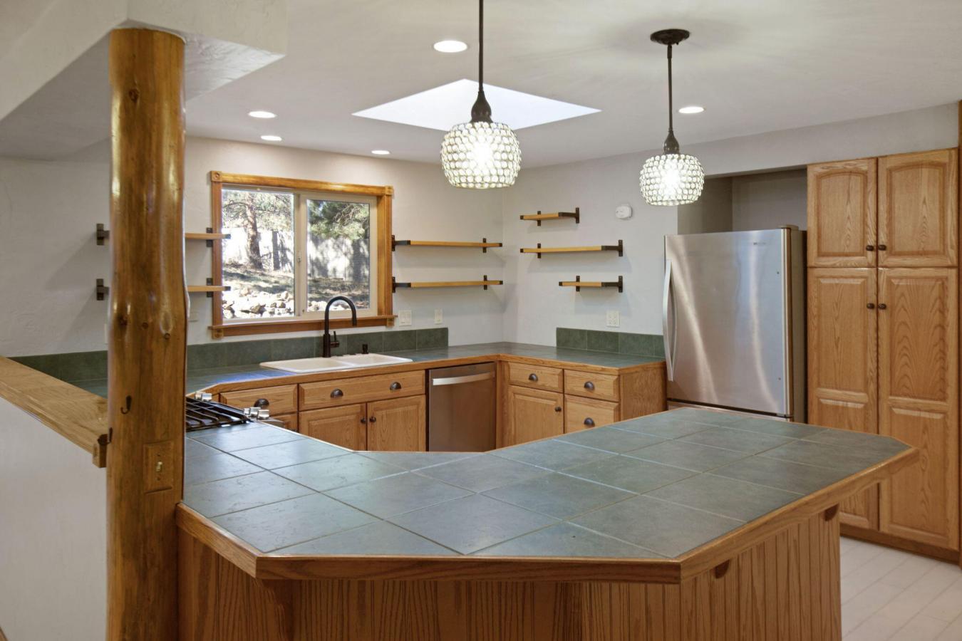 Bend, Deschutes, 97702, United States, 3 Bedrooms Bedrooms, ,3 BathroomsBathrooms,Residential,For Sale,1987165