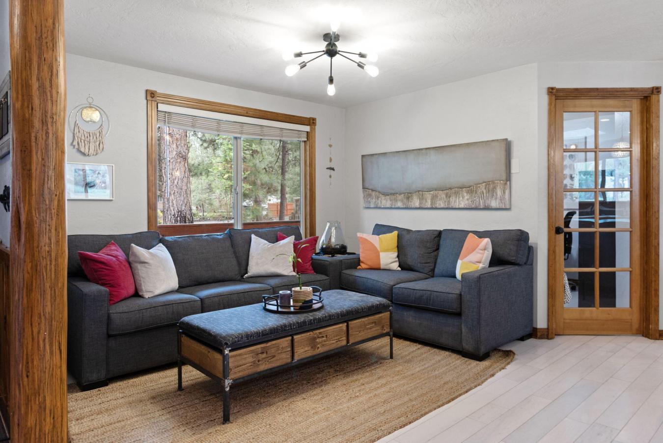 Bend, Deschutes, 97702, United States, 3 Bedrooms Bedrooms, ,3 BathroomsBathrooms,Residential,For Sale,1987165