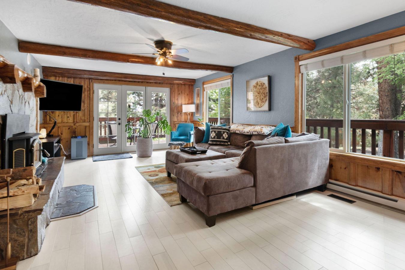 Bend, Deschutes, 97702, United States, 3 Bedrooms Bedrooms, ,3 BathroomsBathrooms,Residential,For Sale,1987165