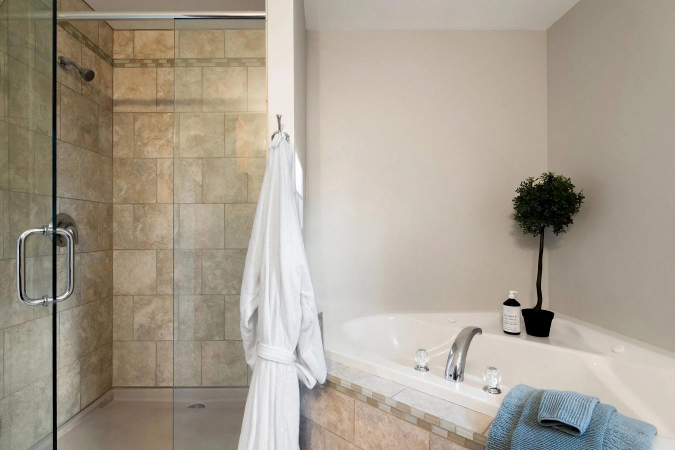 AUBURN, CAYUGA, 13152, United States, 4 Bedrooms Bedrooms, ,3 BathroomsBathrooms,Residential,For Sale,1985780