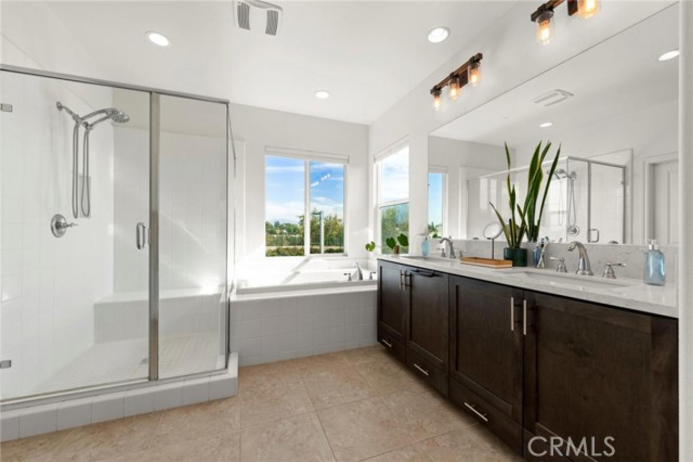 Anaheim, Orange, 92806, United States, 4 Bedrooms Bedrooms, ,3 BathroomsBathrooms,Residential,For Sale,1987163