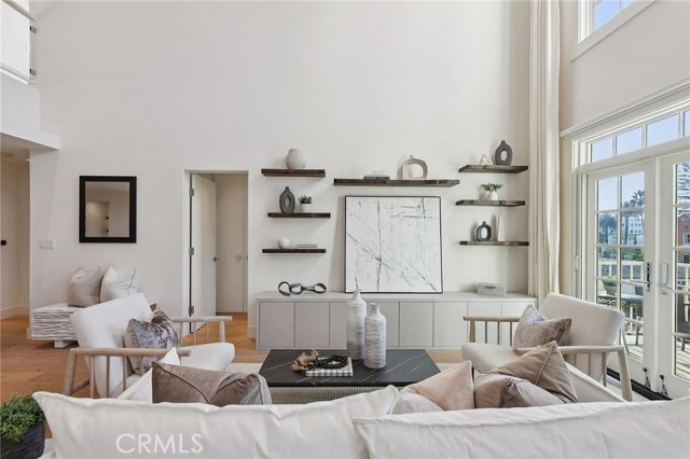 Santa Monica, Los Angeles, 90403, United States, 3 Bedrooms Bedrooms, ,3 BathroomsBathrooms,Residential,For Sale,1987161