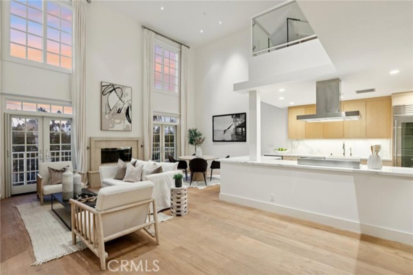 Santa Monica, Los Angeles, 90403, United States, 3 Bedrooms Bedrooms, ,3 BathroomsBathrooms,Residential,For Sale,1987161