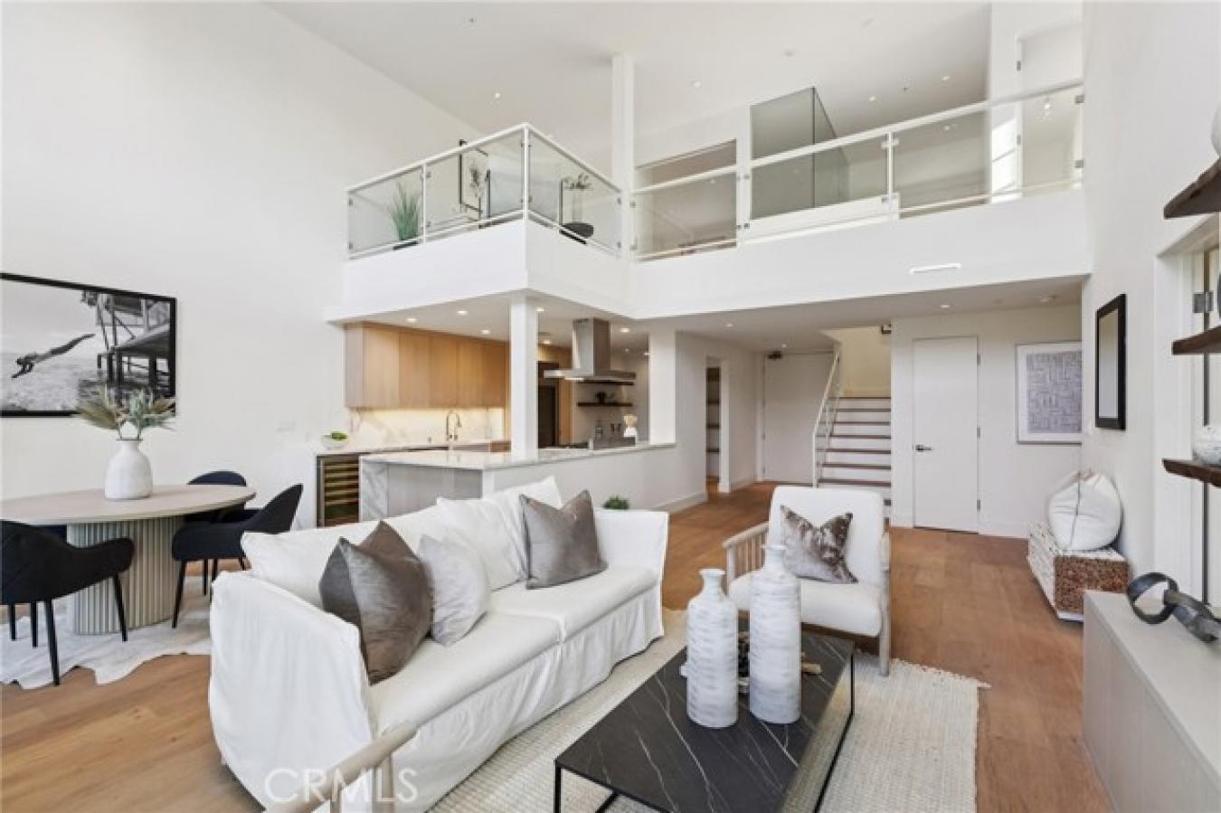 Santa Monica, Los Angeles, 90403, United States, 3 Bedrooms Bedrooms, ,3 BathroomsBathrooms,Residential,For Sale,1987161