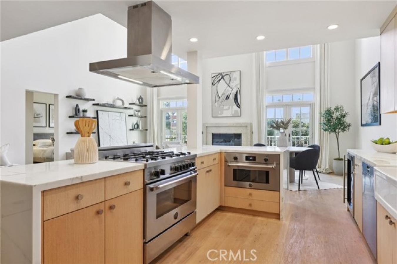 Santa Monica, Los Angeles, 90403, United States, 3 Bedrooms Bedrooms, ,3 BathroomsBathrooms,Residential,For Sale,1987161