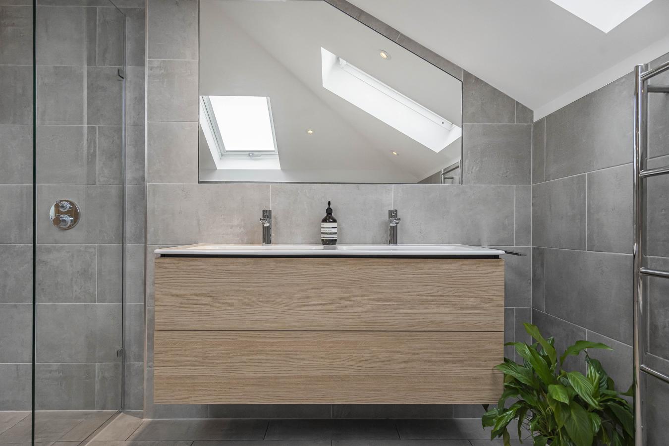 Bromley, Kent, BR2 0QS, United Kingdom, 3 Bedrooms Bedrooms, ,2 BathroomsBathrooms,Residential,For Sale,1987160